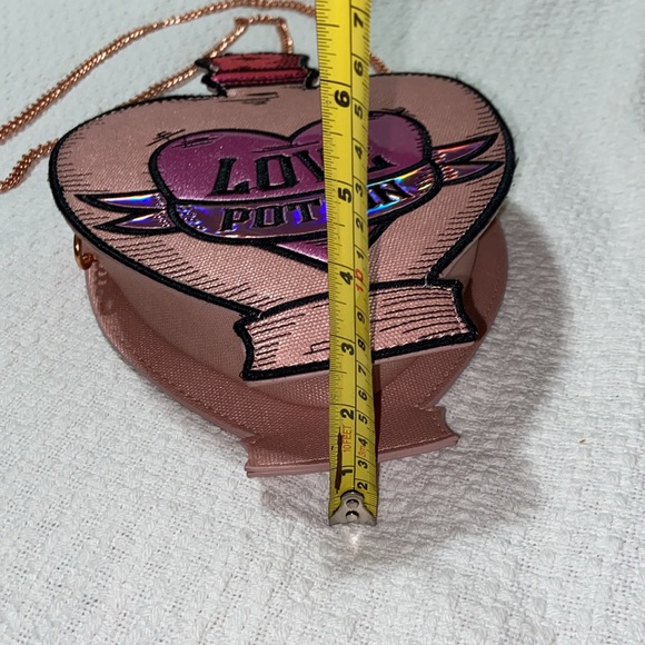 Nwot Danielle Nicole Harry Potter Amortentia Crossbody Bag - Picture 12 of 15